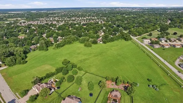 457 E Lucy Webb RD, Raymore, MO 64083