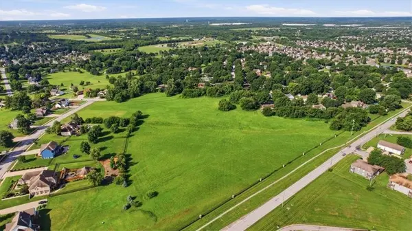 457 E Lucy Webb RD, Raymore, MO 64083