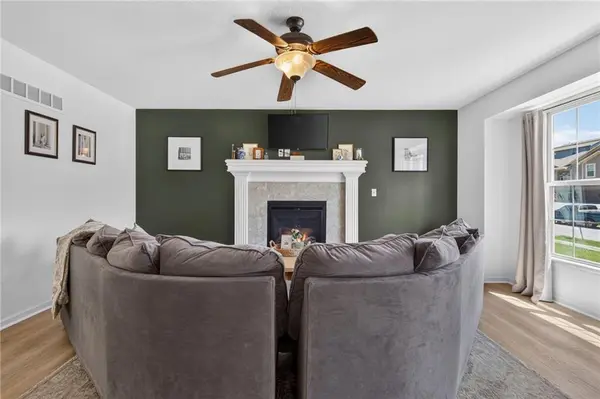 1308 NW Hilltop LN, Grain Valley, MO 64029