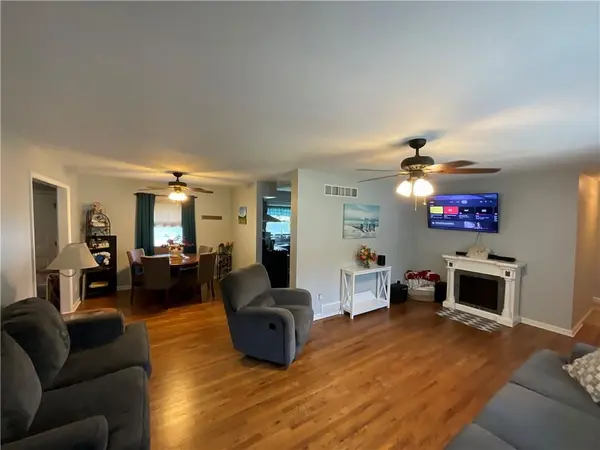 7515 High DR, Pleasant Valley, MO 64068