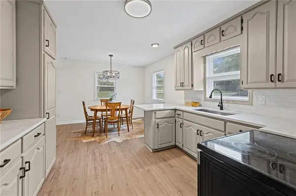 5808 Mackey ST, Merriam, KS 66202