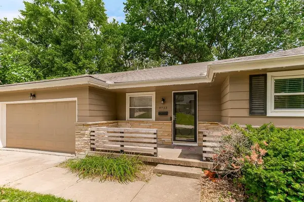 9733 Walnut ST, Kansas City, MO 64114