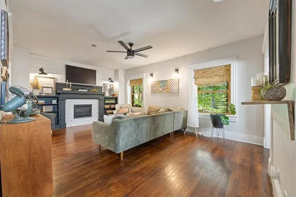 3717 Tracy AVE, Kansas City, MO 64109