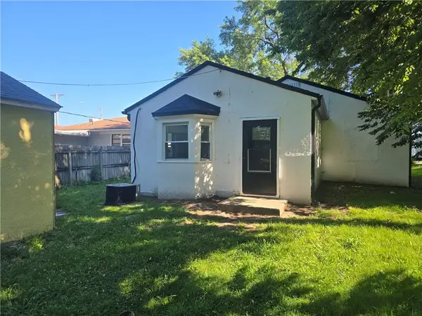 1719 W 3rd ST, Sedalia, MO 65301