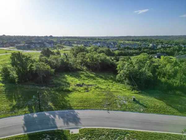 11525 Deer Ridge DR, Olathe, KS 66061