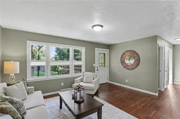 7809 E 48th TER, Kansas City, MO 64129