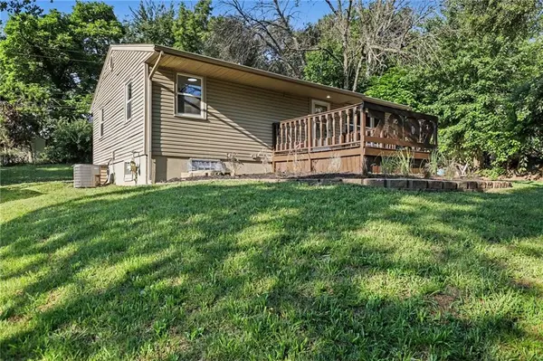 7809 E 48th TER, Kansas City, MO 64129