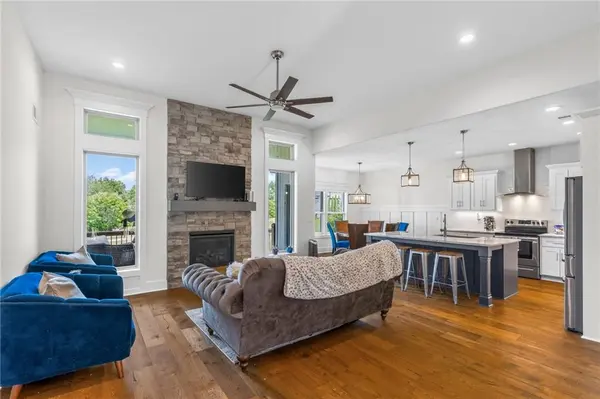 2309 NE Colonnade AVE, Blue Springs, MO 64029