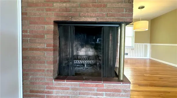 4010 W 63rd ST, Prairie Village, KS 66208