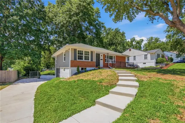 6012 Goodman ST, Merriam, KS 66202