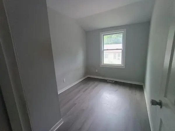 3615 Topping AVE, Kansas City, MO 64129