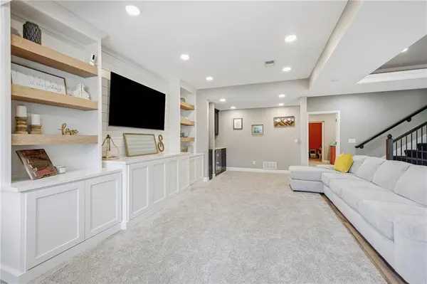 16601 Cody ST, Overland Park, KS 66221