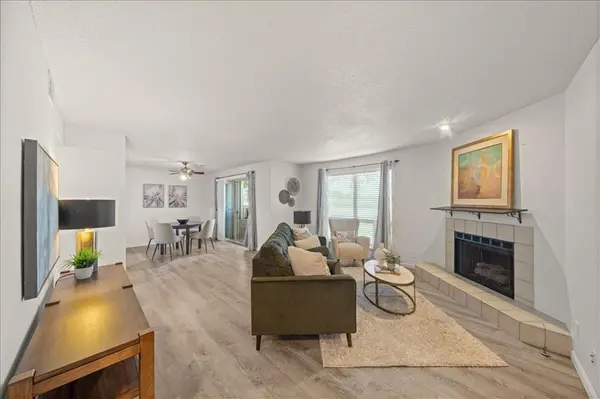 11110 Nieman #101 RD, Overland Park, KS 66210
