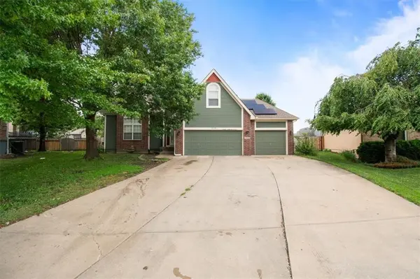 1205 SE 12th CIR, Lee's Summit, MO 64081