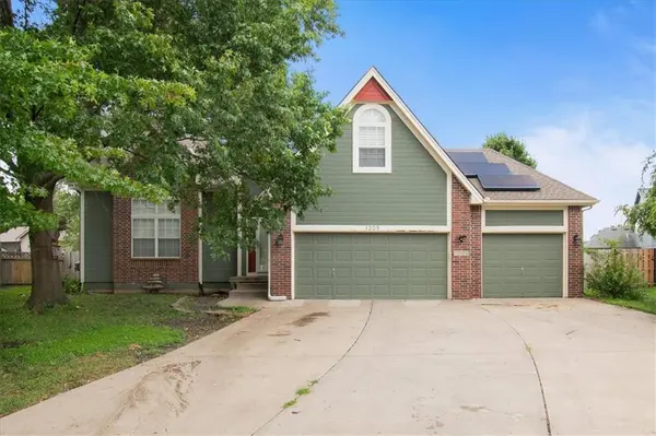 1205 SE 12th CIR, Lee's Summit, MO 64081