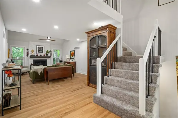 1144 NE Hunters RDG, Lee's Summit, MO 64086