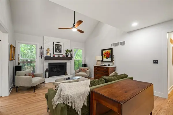 1144 NE Hunters RDG, Lee's Summit, MO 64086