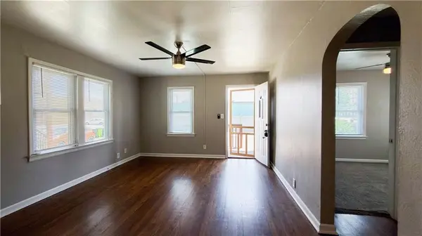 805 E 21st AVE, North Kansas City, MO 64116