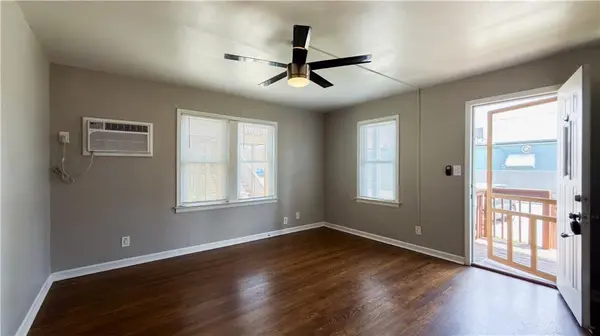 805 E 21st AVE, North Kansas City, MO 64116