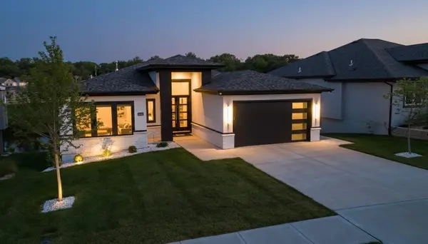 7130 Westgate ST, Shawnee, KS 66216