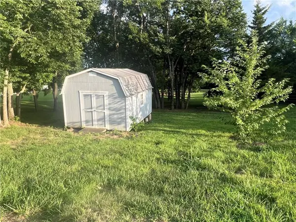 102 Carson CIR, Excelsior Springs, MO 64024
