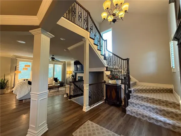 1708 NE Woodland Shores LN, Lee's Summit, MO 64086