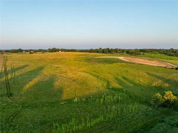 5292 N 13 HWY, Hamilton, MO 64644