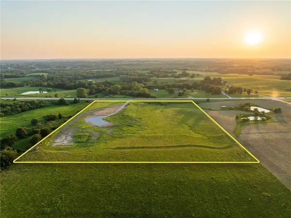 5292 N 13 HWY, Hamilton, MO 64644