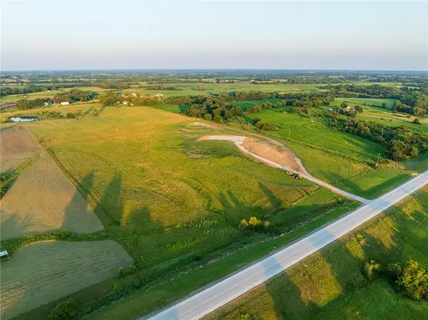 5292 N 13 HWY, Hamilton, MO 64644