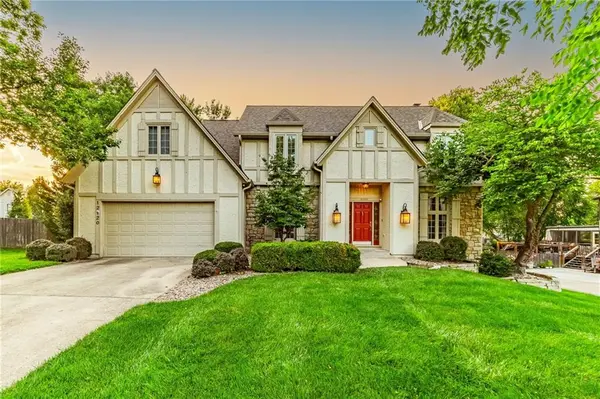 12120 Goddard ST, Overland Park, KS 66213