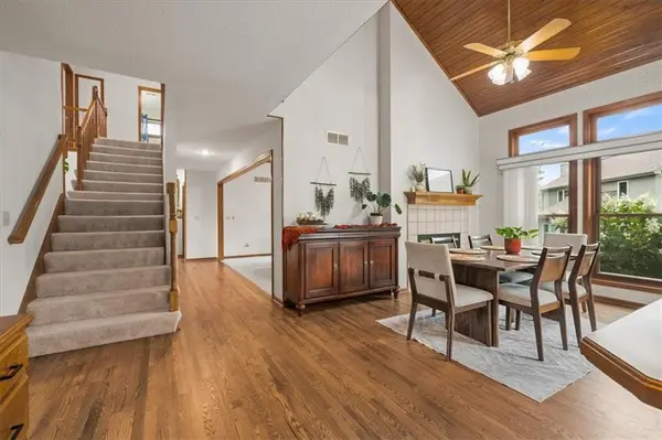 833 NW High Point DR, Lee's Summit, MO 64081