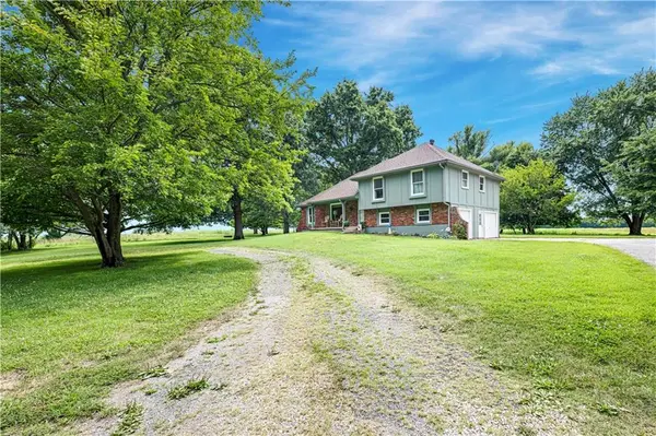 22800 S State Line RD, Bucyrus, KS 66013