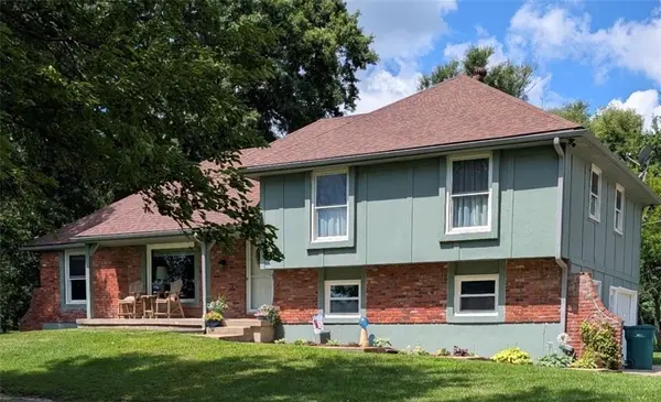 22800 S State Line RD, Bucyrus, KS 66013