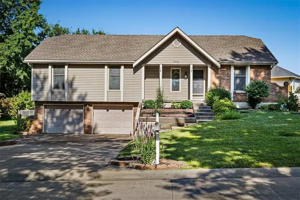 2006 Joy ST, Excelsior Springs, MO 64024