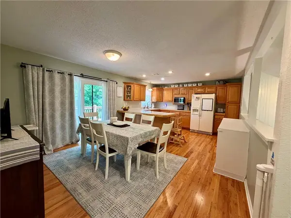 9307 Alden ST, Lenexa, KS 66215
