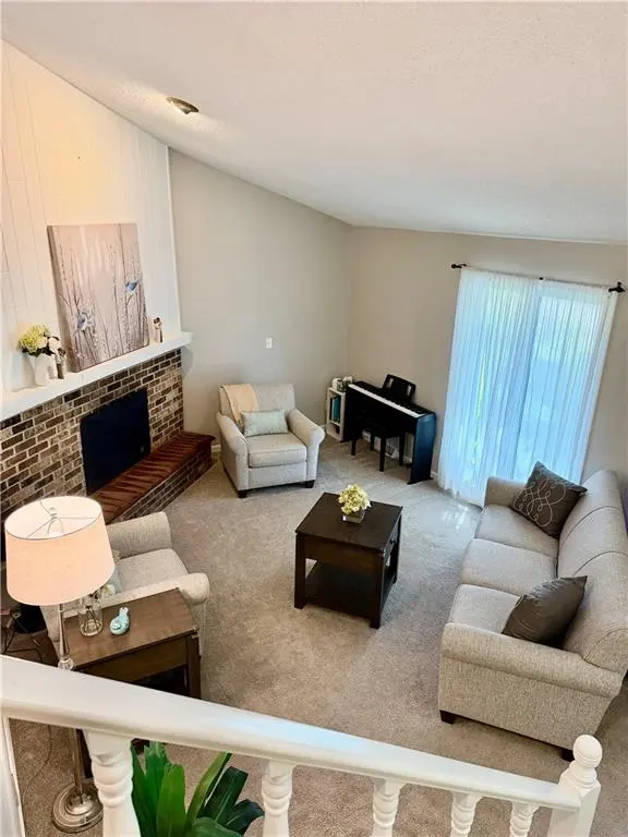 9307 Alden ST, Lenexa, KS 66215
