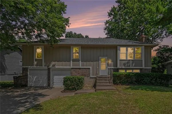 2521 S Whitney AVE, Independence, MO 64057