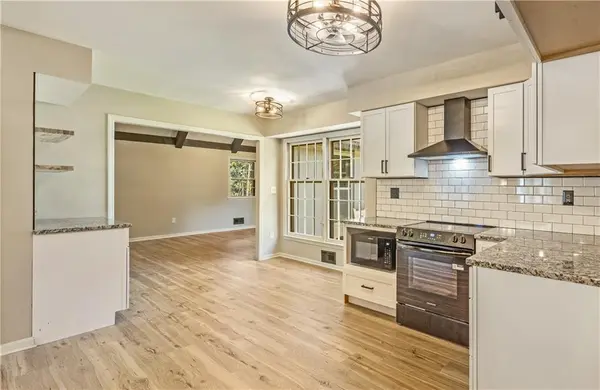 1208 NW Fairway CIR, Blue Springs, MO 64014