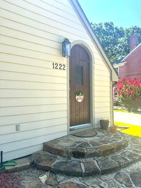 1222 N 2nd ST, Independence, KS 67301