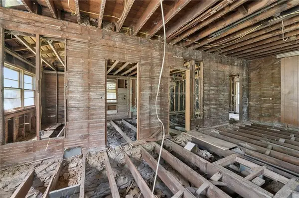 703 E 4th ST, Ottawa, KS 66067