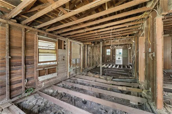 703 E 4th ST, Ottawa, KS 66067