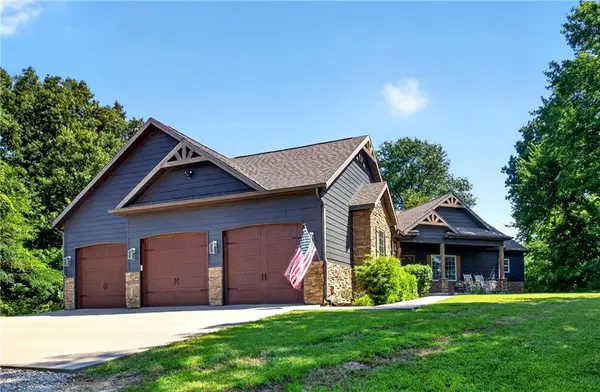 3207 E 20th ST, Pittsburg, KS 66762