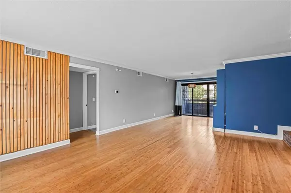 4056 Warwick BLVD #3, Kansas City, MO 64111