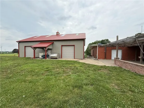 100 S Lynn ST, Dover, MO 64022