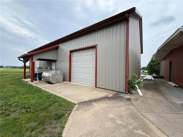 100 S Lynn ST, Dover, MO 64022