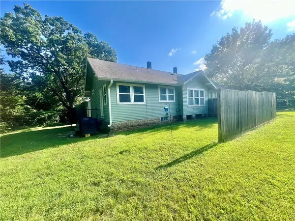 1004 N 2nd ST, Independence, KS 67301