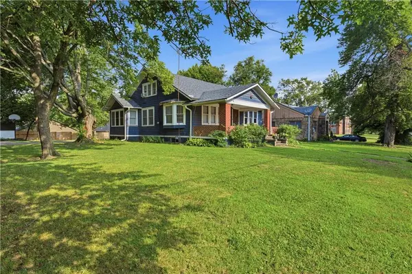 1104 S Market ST, Holden, MO 64040