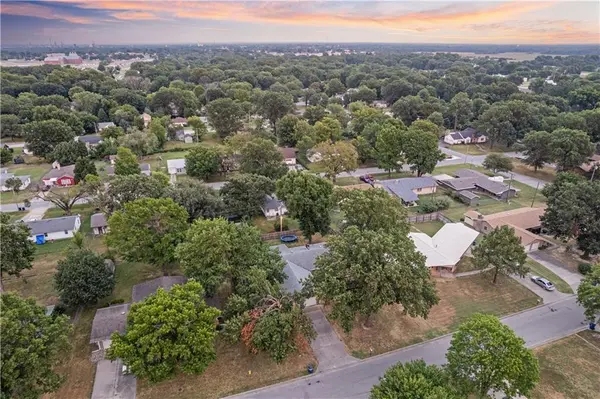 503 S Wilshire BLVD, Coffeyville, KS 67337