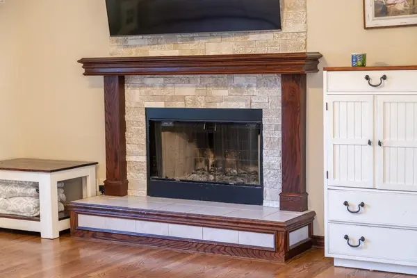 302 SW Bobcat CIR, Oak Grove, MO 64075