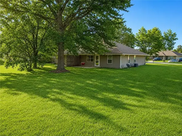 108 SE 25TH ST, Oak Grove, MO 64075